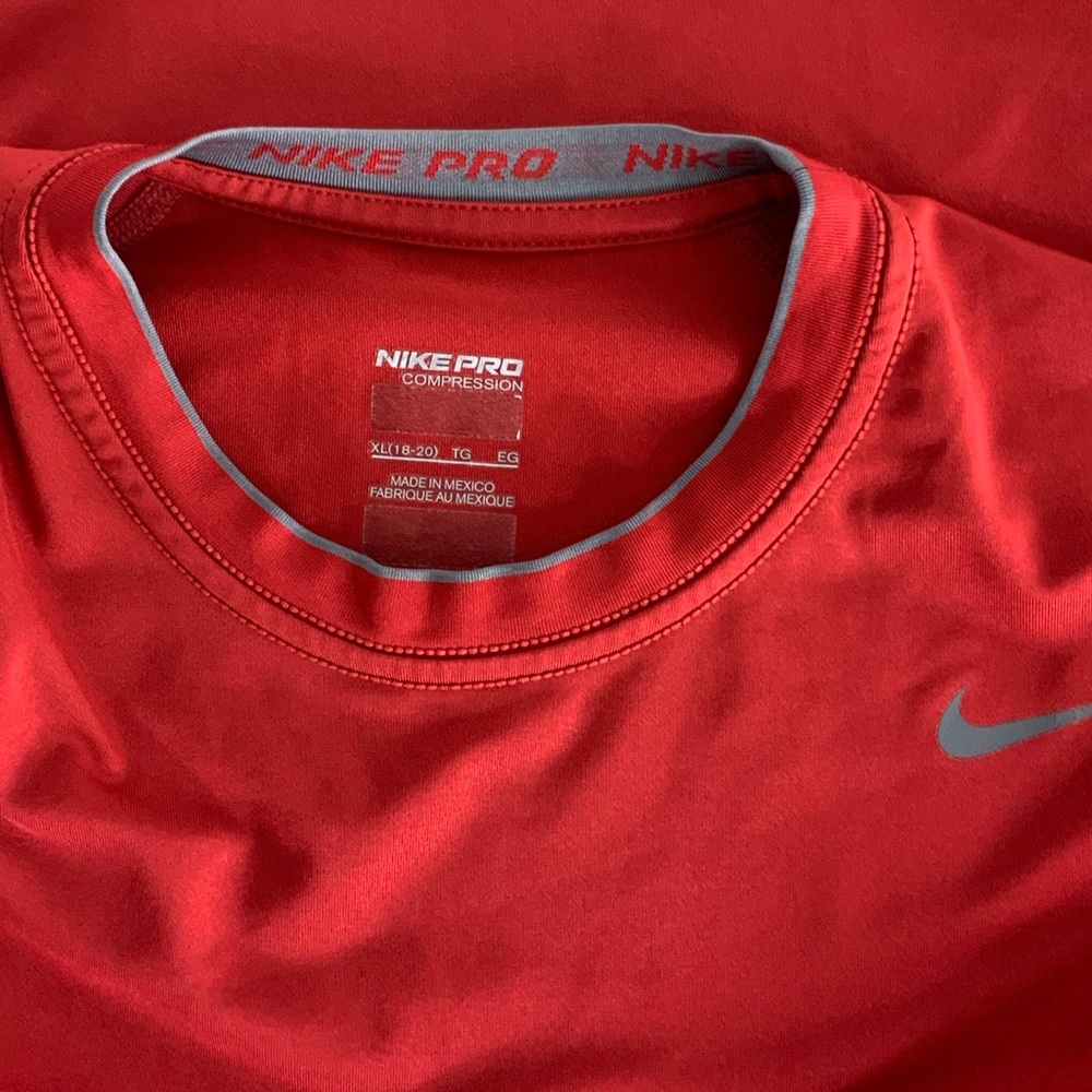 ♻️DONATED 3-30-24♻️ NIKE PRO Compression Long Sleeve Under Shirt Youth - Picture 4 of 4